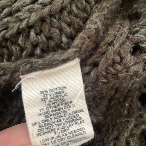 Size medium sweater dress - Picture 4 of 4